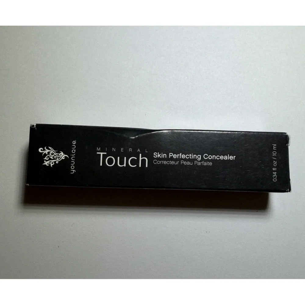 Younique Mineral Touch Skin Perfecting Concealer - Velvet 0.34 oz NIB